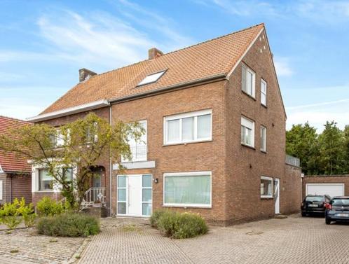 Ruim huis met veel lichtinval., Immo, Huizen en Appartementen te koop, Provincie Antwerpen, 500 tot 1000 m², Twee onder één kap