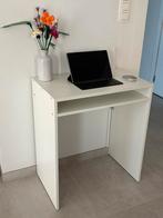 IKEA small desk, Maison & Meubles, Tables | Coiffeuses, Enlèvement, Comme neuf