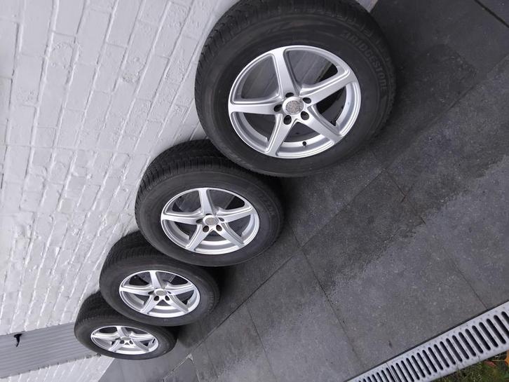 Winterset steek 5x112  17inch  mercedes ML, Auto-onderdelen, Banden en Velgen, Band(en), Winterbanden, Ophalen