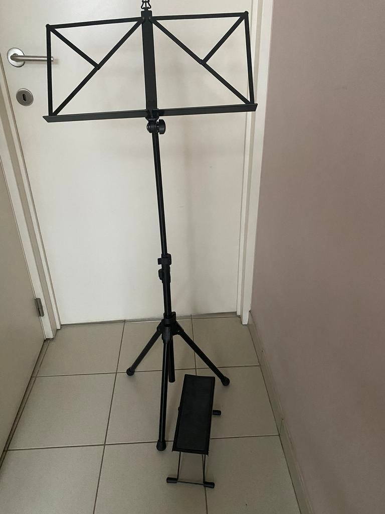 Lessenaar en voetstoen voor gitaar, Muziek en Instrumenten, Ophalen of Verzenden, Zo goed als nieuw, Gitaar