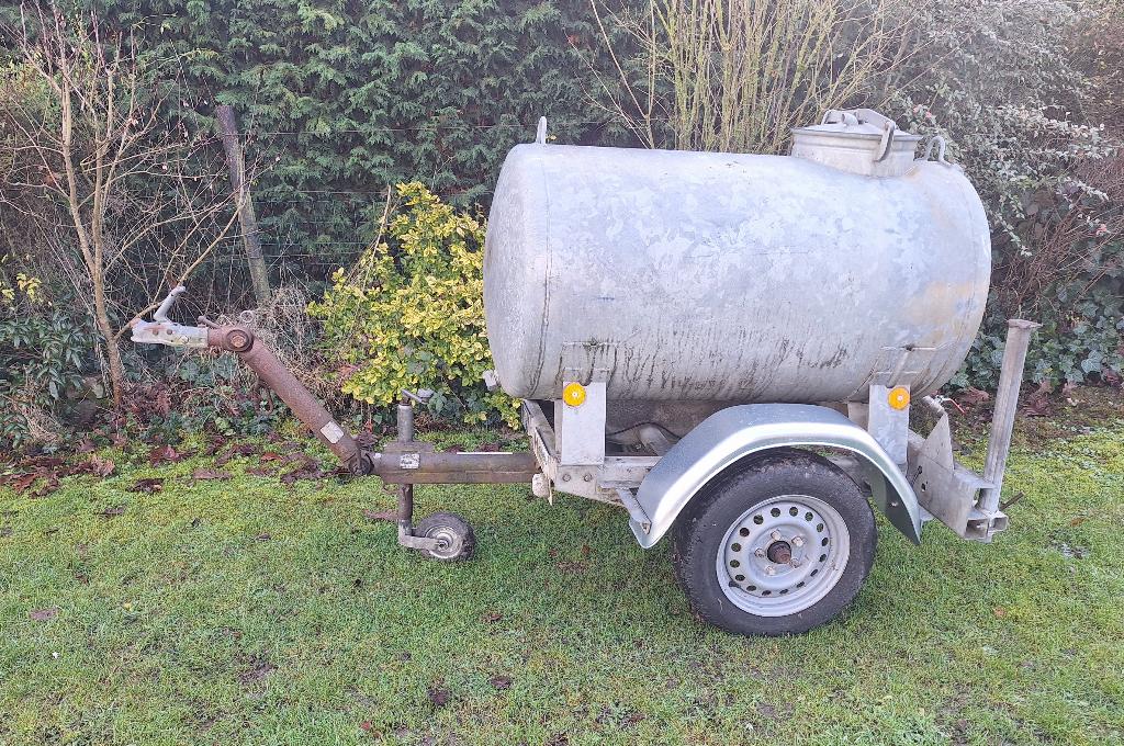 500L tankoplegger, Ophalen, Transport