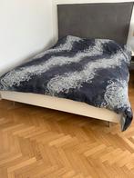Lit BoConcept 140cm, Maison & Meubles, Chambre à coucher | Lits, Queen size, Moderne, nordique. Avec table de nuit., Enlèvement