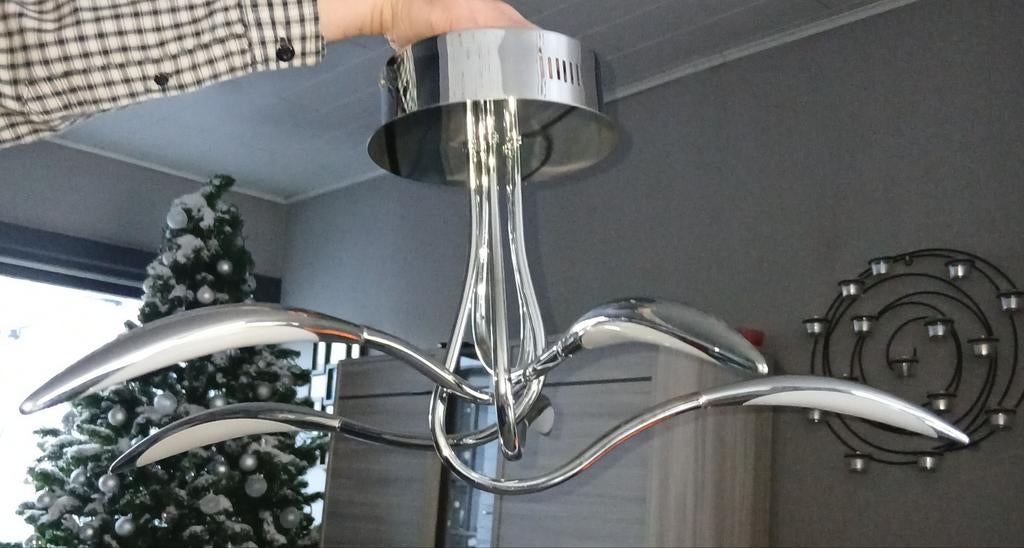 Luster met ledlampen, Ophalen