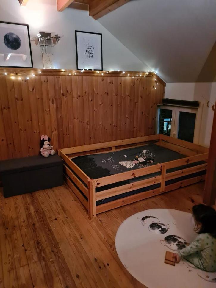 Montessori bed 120x200.Orthopedisch matras inbegrepen.D:20cm, Huis en Inrichting, Slaapkamer | Complete slaapkamers, Ophalen