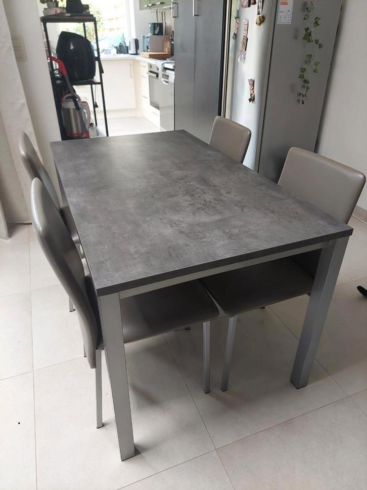 Eettafel met betonlook, Huis en Inrichting, Complete eetkamers, Ophalen