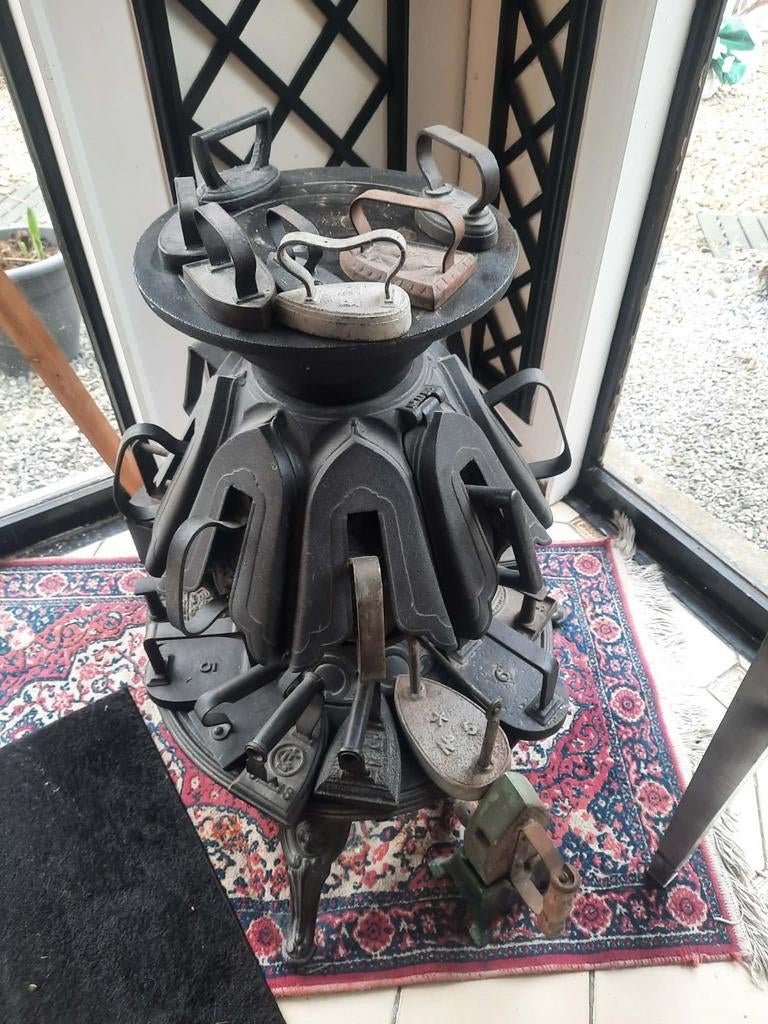 Strijkijzer opwarmen, Antiek en Kunst