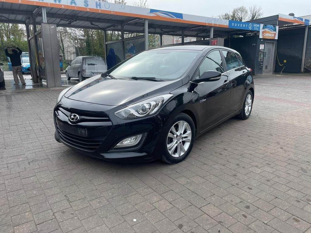 HYUNDAI i30 1.4 essence euro 5 ***133.000km*** pret a immatr, Autos, Hyundai, Particulier, i30, ABS, Airbags, Air conditionné