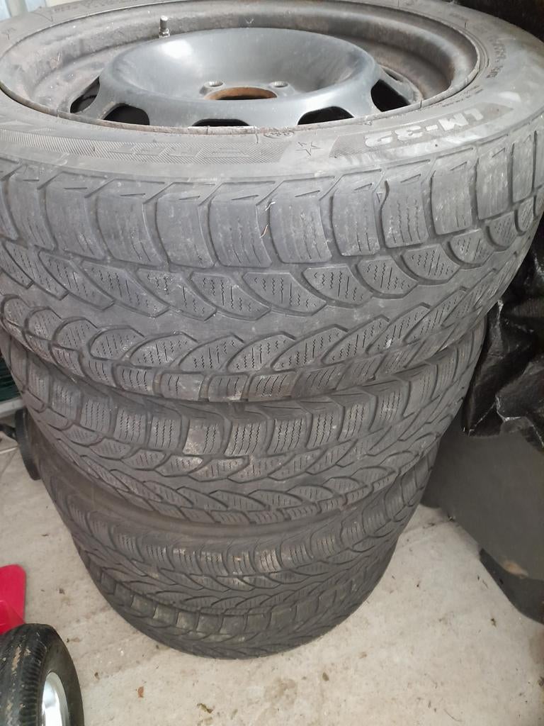 Jantes toles avec pneu hiver bmw serie 1, Enlèvement