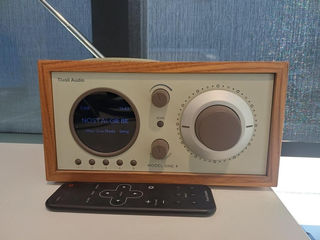 TIVOLI Model One +, TV, Hi-fi & Vidéo, Radios, Enlèvement