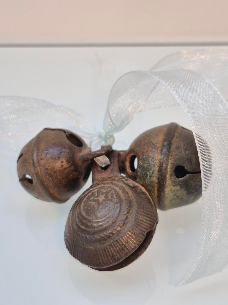 4 setjes antieke crotal belletjes, Antiek en Kunst, Antiek | Gereedschap en Instrumenten, Ophalen of Verzenden