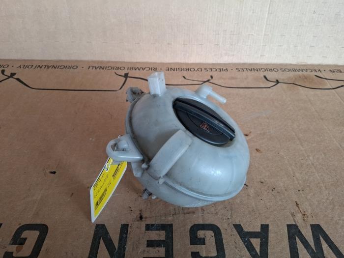 Expansievat van een Volkswagen Golf, Gebruikt, -, Volkswagen, -