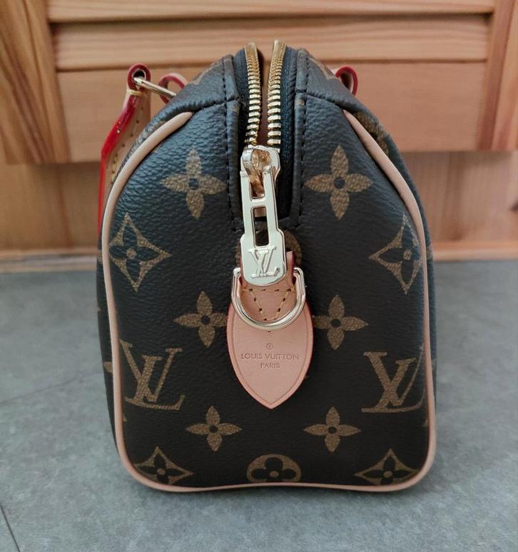 Sac speedy 20 cm avec bandouilière, Handtassen en Accessoires, Tassen | Damestassen, Ophalen of Verzenden