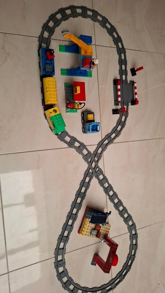 Lego Duplo met elektrische trein in goede staat, Ophalen of Verzenden