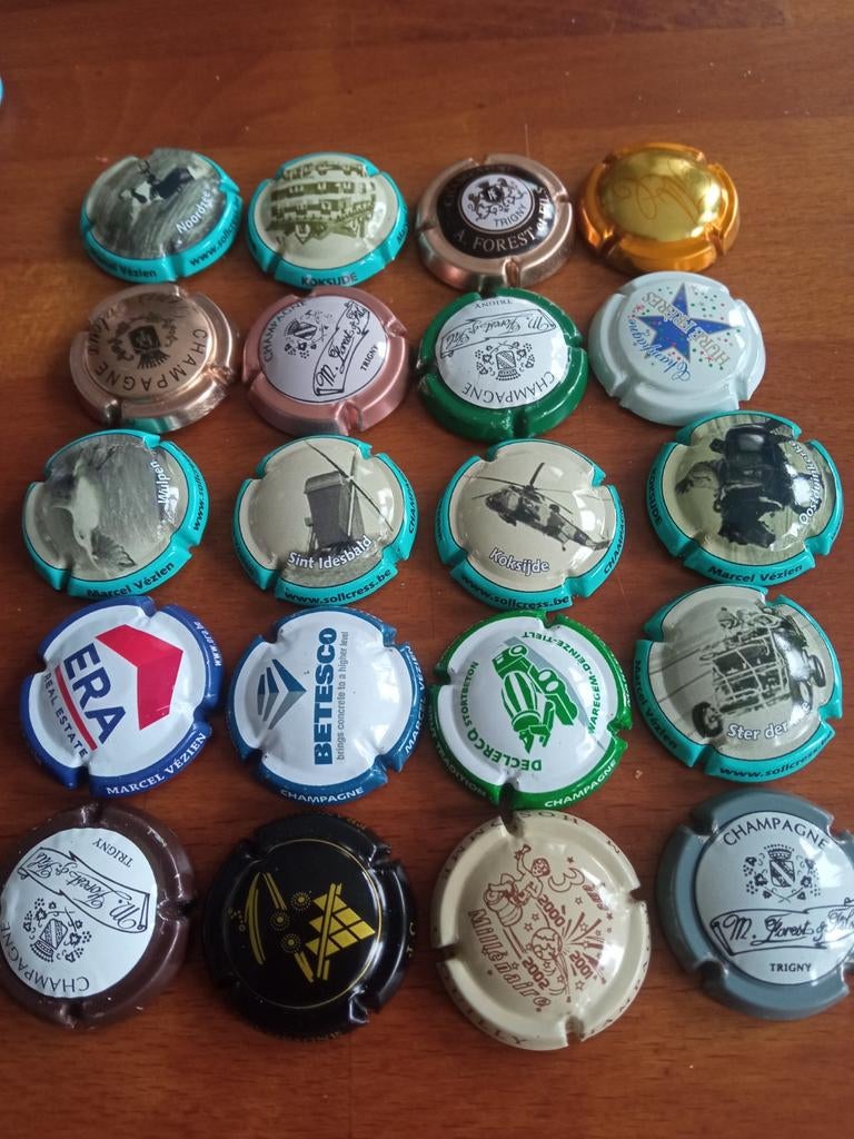 Champagne capsules lot 35 met Belgische, Envoi