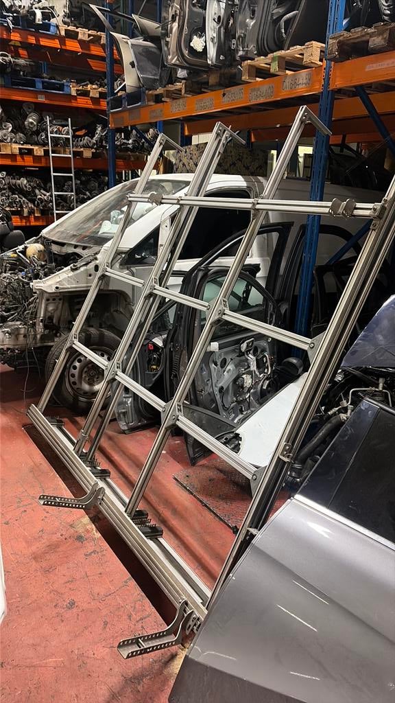 Porte bagage en haut plus lateral vitre et echelle arriere, Ophalen, Zo goed als nieuw