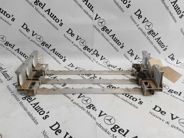 Barre radiateur d'un Mercedes EQA, Autos : Pièces & Accessoires, 3 mois de garantie, Utilisé, -, -