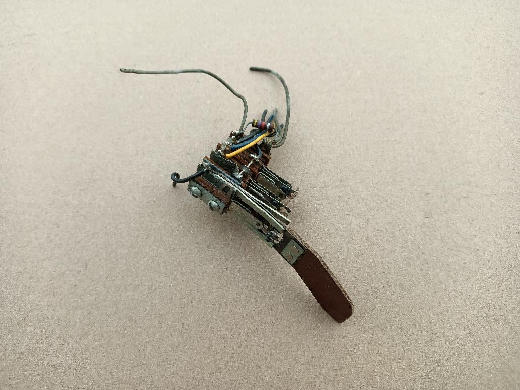 Omkeer Switch Seeburg (Div) Past op meerdere type's jukebox, Collections, Machines | Jukebox, Seeburg, Envoi