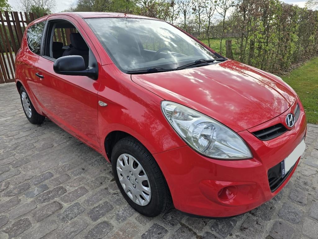 Hyundai I20 1.3i / 198.642 km / benzine, Stof, Zwart, 4 cilinders, USB
