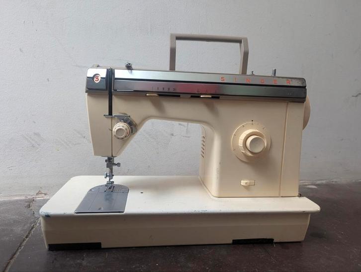 Machine à coudre Singer modèle 377, Hobby & Loisirs créatifs, Machines à coudre & Accessoires, Machine à coudre, Singer, Enlèvement