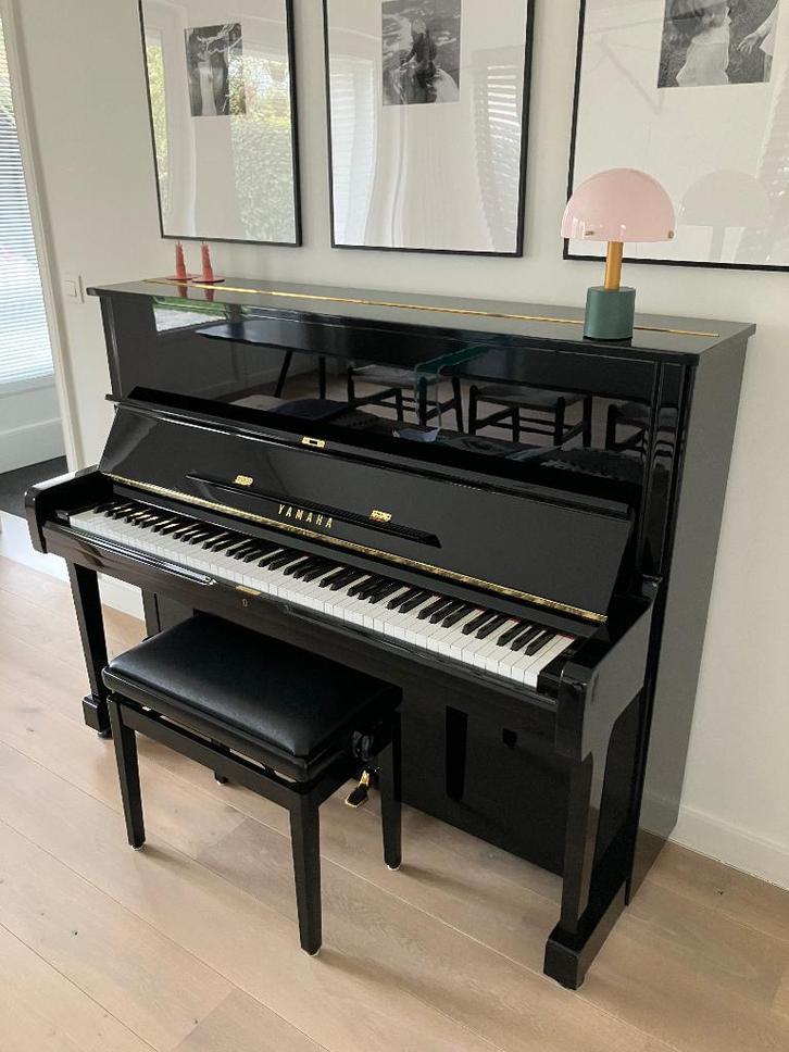 Yamaha buffetpiano, Musique & Instruments, Pianos, Comme neuf, Piano, Noir, Brillant, Enlèvement ou Envoi