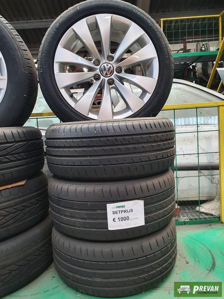 Volkswagen Scirocco zomerbanden met velgen 235/45/17 Contine, Auto-onderdelen, Banden en Velgen, Gebruikt, -, -, Banden en Velgen