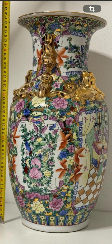 Grote Chinese decoratieve vaas met goud accenten – 45 cm, Antiek en Kunst, Antiek | Vazen, Ophalen