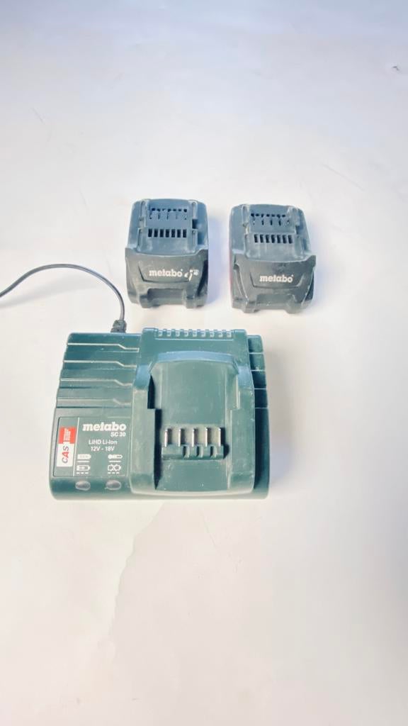 Metabo lader en 2 li-ion batterijen 18v 2,0Ah, Doe-het-zelf en Bouw, Ophalen, Zo goed als nieuw
