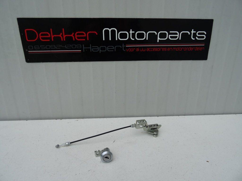 Buddy Slot + Meganisme Suzuki GSXR1000 2017-2018-2019-2020, Motoren, Gebruikt, -, -, Ophalen of Verzenden