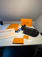 Louis vuitton - Alpha wearable wallet, Bijoux, Sacs & Beauté, Accessoires Autre, Enlèvement, Comme neuf