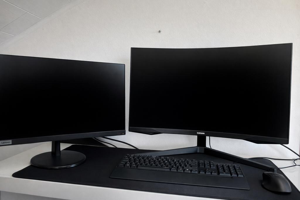 Gaming PC Ryzen 5 + RTX 2060 + 2 monitoren, Computers en Software, Desktop Pc's, Gebruikt, 3 tot 4 Ghz, SSD, Met videokaart, Met monitor