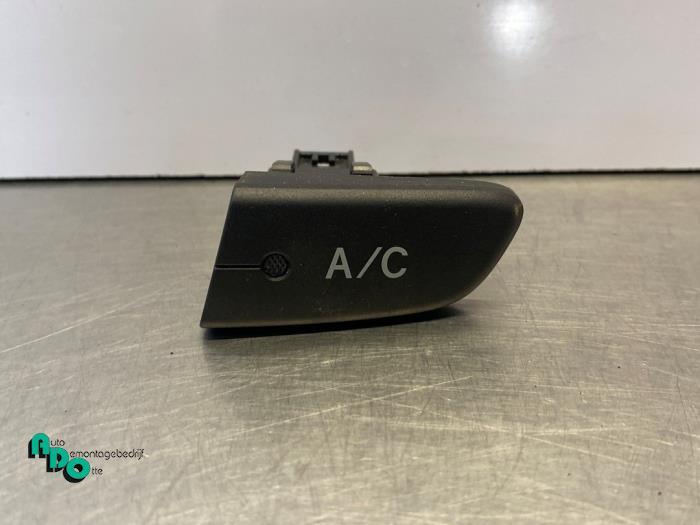 Commutateur clim d'un Toyota Aygo (Aygo 05-), -, 3 mois de garantie, Toyota, Utilisé