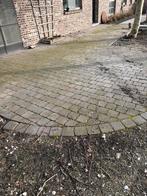 +/-95 m2.  betonklinkers roodbruin/ herfstkleur 16x16x6 dik, Tuin en Terras, Ophalen, Gebruikt, Klinkers, 10 m² of meer