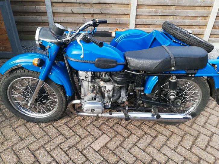 Ural avec sidecar 2pieces, Motos, Motos | Oldtimers & Ancêtres, Tourisme, 12 à 35 kW, 2 cylindres, Occasion, Occasion, Enlèvement