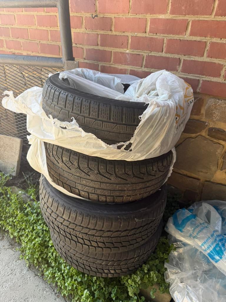 205/55/17 pirelli comme neuf, Autos : Pièces & Accessoires, Pneus & Jantes, Enlèvement ou Envoi, 17 pouces, Pneu(s)