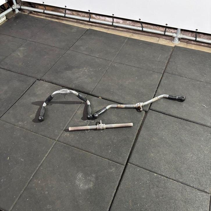 Set Met Diverse Bars, Sports & Fitness, Équipement de fitness, Utilisé, Barre d'haltères, Bras, Jambes, Pectoraux, Abdominaux