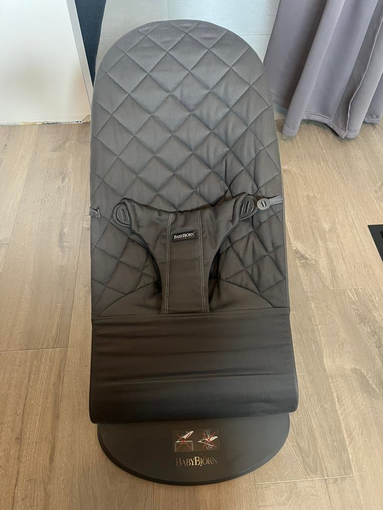 Babybjorn wipstoel + hoes + speelboog, Ophalen, Zo goed als nieuw, Wipstoel, Overige merken