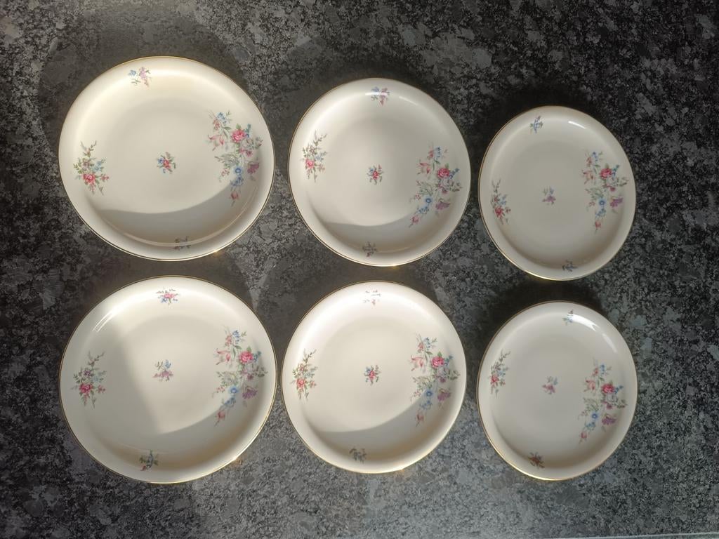 6 ravissantes assiettes à dessert en porcelaine de Bavière