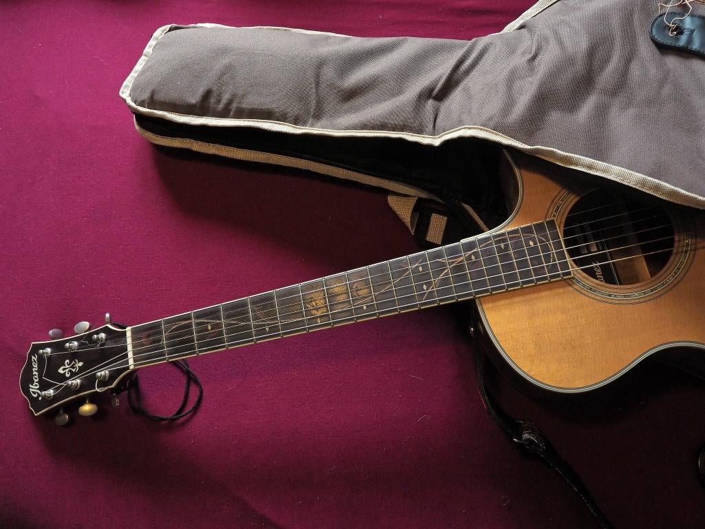 Ibanez AE205jr Electro Acoustic guitar, Enlèvement ou Envoi, Utilisé, Guitare Western ou Guitare Folk, Avec valise