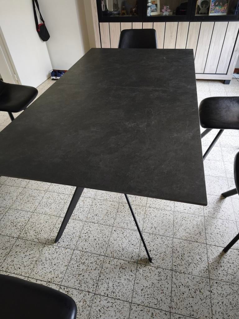 Table en céramique anthracite 1,60m ou 2,20m ( rallonge ), Cinq personnes ou plus, Comme neuf, Enlèvement, 50 à 100 cm