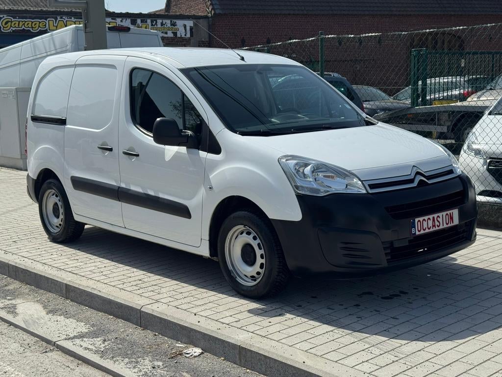 Citroën Berlingo ( 3 Places ), Achat, https://public.car-pass.be/vhr/26ee136b-13ad-4931-9387-94536fd3f4c7, Euro 6, Entreprise