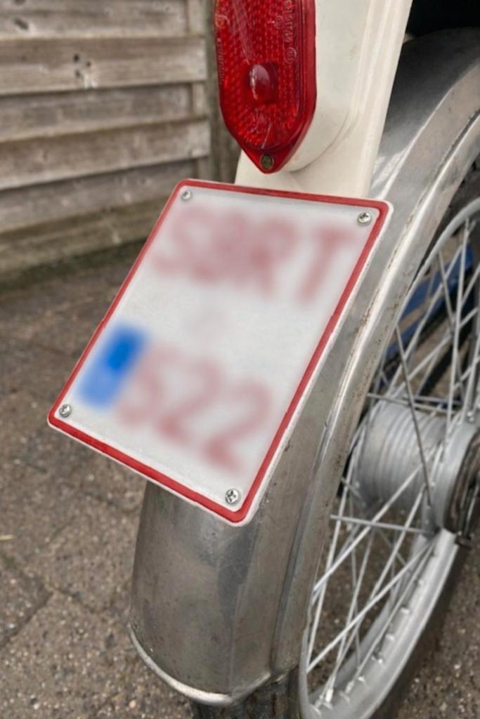 Support de plaque d'immatriculation Honda Amigo, Vélos & Vélomoteurs, Pièces de cyclomoteur | Général, Enlèvement ou Envoi