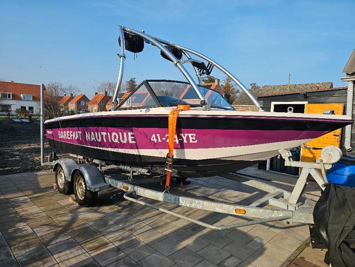 Barefoot Nautique 1994 – Krachtige V8 + Complete Setup, Sports nautiques & Bateaux, Speedboat, Comme neuf, 6 mètres ou plus, Autres carburants