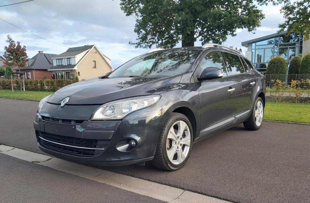 Renault Megane break 1.5dci Euro5 / 2011 / boîte AUTOMATIQUE, Autos, Renault, Euro 5, Achat, 129 g/km, Carnet d'entretien