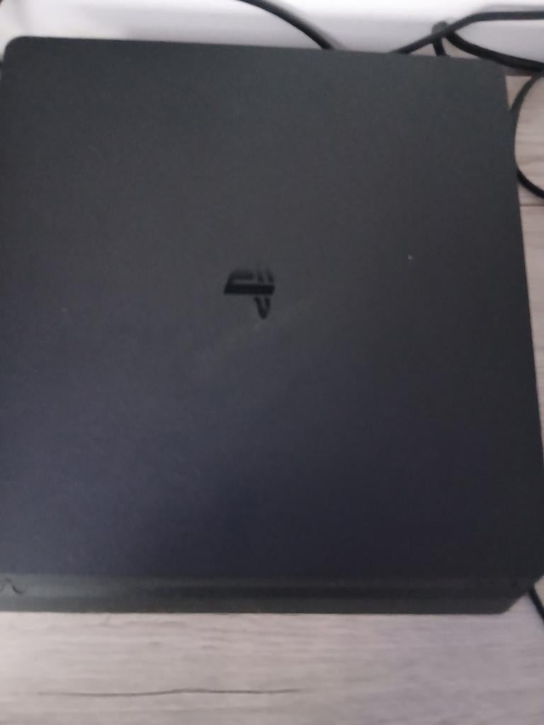 Ps 4 met fifa 21 spider man en lader hoort er ook zoizo bij., Ophalen of Verzenden