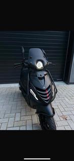 Piaggio zip FULL OPTION, Fietsen en Brommers, Ophalen, Zip, Klasse A (25 km/u), Zo goed als nieuw