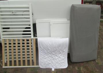 Leuke Houten Kinderbed met matras en lattenbodem beschikbaar voor biedingen