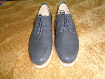 Schoenen beschikbaar voor biedingen