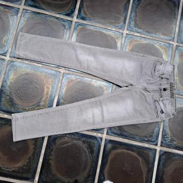 broek  128  someone beschikbaar voor biedingen