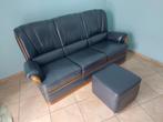 Mooie kwalitatieve lederen drie en tweezit zetel + poef, Ophalen, Gebruikt, Leer