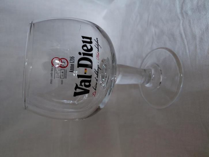 Val-dieu verre ballon 25 cl, Collections, Verres & Petits Verres, Comme neuf, Enlèvement ou Envoi